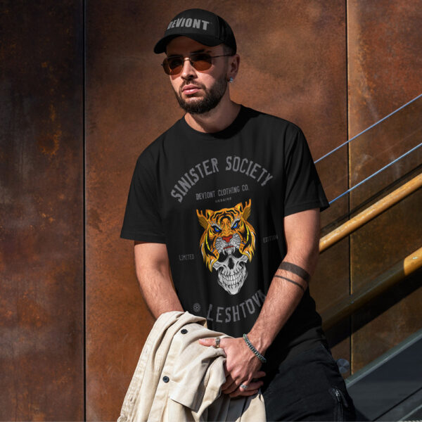 Tee - Sinister Society: Leshtova